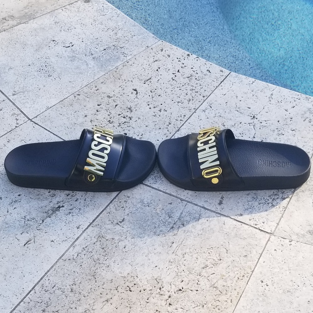 💯% GENUINE MOSCHINO LOGO POOL SLIDES